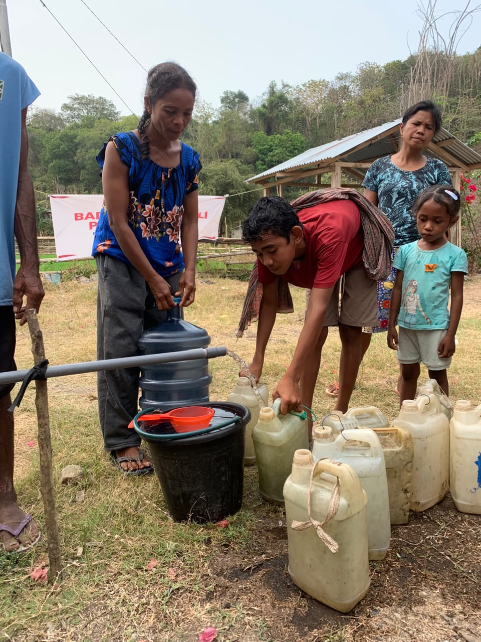 NTT Berjuang Pulih, Badak LNG Bangun Sumur Air Bersih dan Salurkan Bantuan Kesehatan