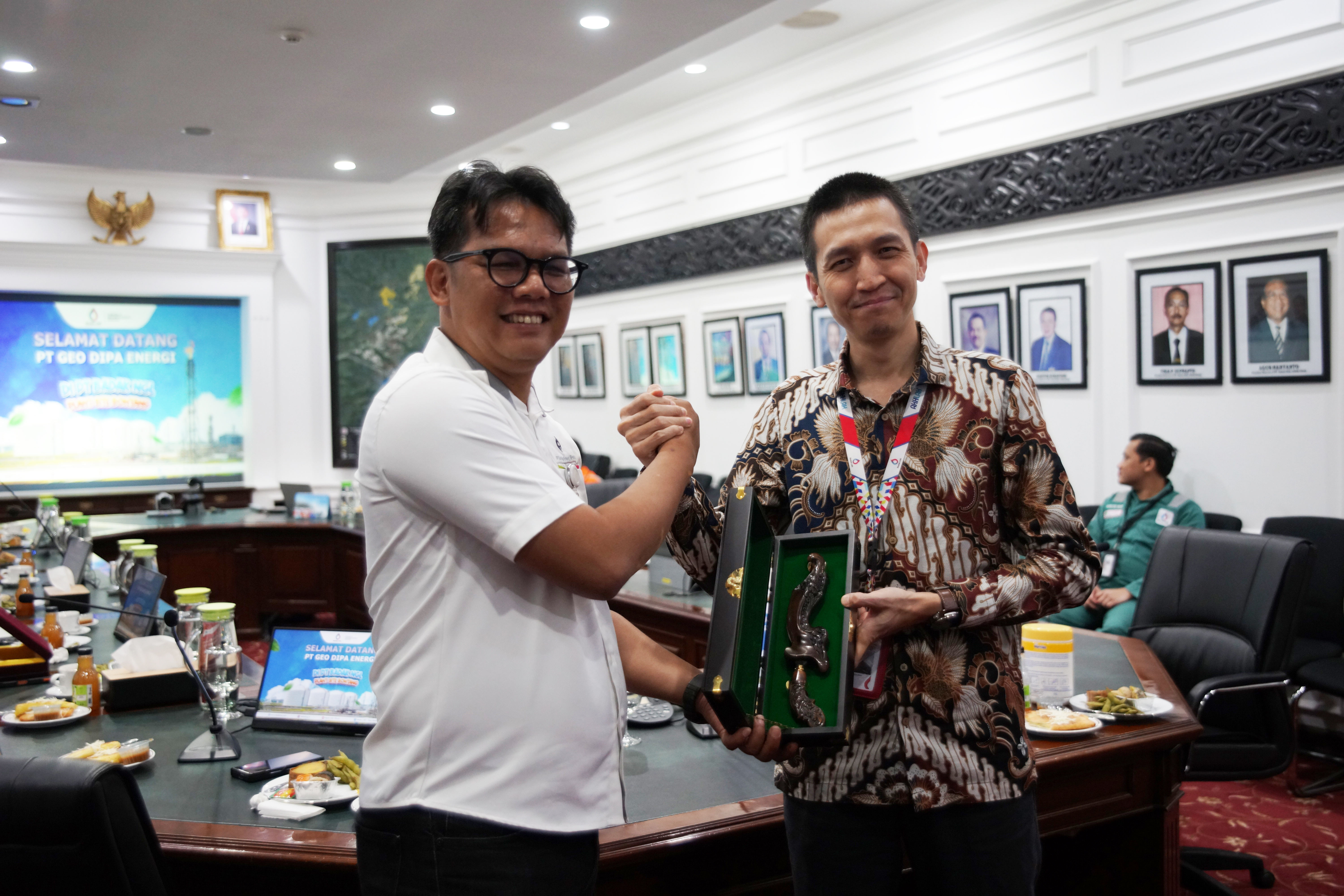 Perkuat Peran sebagai Center of Excellence, Badak LNG Terima Kunjungan Benchmarking PT Geo Dipa Energi dan PT PLN Nusantara Power Services